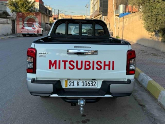 میتسوبیشی L200